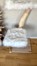 Laden Sie das Bild in den Galerie-Viewer, Naturkratzbaum Mia