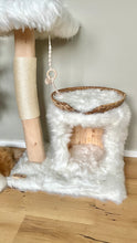 Laden Sie das Bild in den Galerie-Viewer, Naturkratzbaum Nala, Simba & Bailey