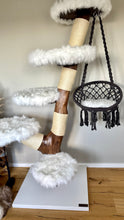 Laden Sie das Bild in den Galerie-Viewer, Naturkratzbaum Bella, Snow & Malou