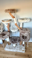 Laden Sie das Bild in den Galerie-Viewer, Naturkratzbaum Howie & Harry