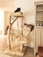 Laden Sie das Bild in den Galerie-Viewer, Naturkratzbaum Baily & Birne