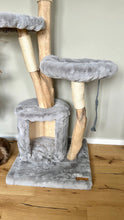 Laden Sie das Bild in den Galerie-Viewer, Naturkratzbaum Liah, Minos & Lady