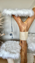 Laden Sie das Bild in den Galerie-Viewer, Naturkratzbaum Rajah und Baghira