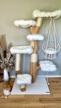 Laden Sie das Bild in den Galerie-Viewer, Naturkratzbaum Lio & Fini