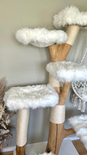 Laden Sie das Bild in den Galerie-Viewer, Naturkratzbaum Lio & Fini