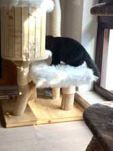 Laden Sie das Bild in den Galerie-Viewer, Naturkratzbaum Elli & Ella