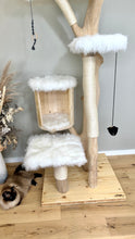 Laden Sie das Bild in den Galerie-Viewer, Naturkratzbaum Elli & Ella