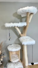 Laden Sie das Bild in den Galerie-Viewer, Naturkratzbaum Elli & Ella