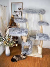 Laden Sie das Bild in den Galerie-Viewer, Naturkratzbaum Minnie, Pieps, Hector, Mia, Lias & Amelie