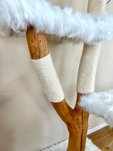 Laden Sie das Bild in den Galerie-Viewer, Naturkratzbaum Charlie & Ivy