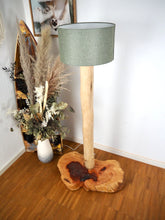 Laden Sie das Bild in den Galerie-Viewer, Stehlampe
