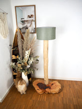 Laden Sie das Bild in den Galerie-Viewer, Stehlampe