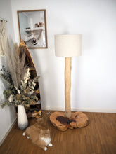 Laden Sie das Bild in den Galerie-Viewer, Stehlampe