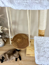 Laden Sie das Bild in den Galerie-Viewer, Naturkratzbaum Lio, Fly, Tiger & Cruella