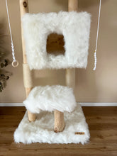 Laden Sie das Bild in den Galerie-Viewer, Naturkratzbaum Coco, Nala, Simba & Bailey