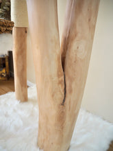 Laden Sie das Bild in den Galerie-Viewer, Naturkratzbaum Mogli & Ivy