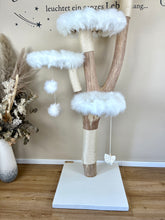 Laden Sie das Bild in den Galerie-Viewer, Naturkratzbaum Bella, Gigi & Fibi