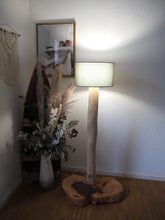 Laden Sie das Bild in den Galerie-Viewer, Stehlampe