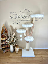Laden Sie das Bild in den Galerie-Viewer, Naturkratzbaum Bella, Gigi & Fibi