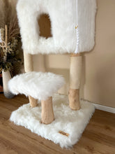 Laden Sie das Bild in den Galerie-Viewer, Naturkratzbaum Coco, Nala, Simba & Bailey