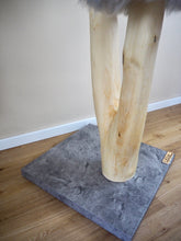 Laden Sie das Bild in den Galerie-Viewer, Naturkratzbaum Bagheera