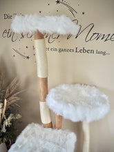 Laden Sie das Bild in den Galerie-Viewer, Naturkratzbaum Emily & Polly