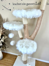 Laden Sie das Bild in den Galerie-Viewer, Naturkratzbaum Bella, Gigi & Fibi