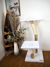 Laden Sie das Bild in den Galerie-Viewer, Naturkratzbaum Lilly & Jeany