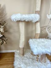 Laden Sie das Bild in den Galerie-Viewer, Naturkratzbaum Lia & Blue