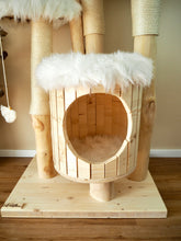 Laden Sie das Bild in den Galerie-Viewer, Naturkratzbaum Luna & Mailo