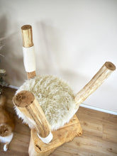 Laden Sie das Bild in den Galerie-Viewer, Naturkratzbaum Minnie, Pieps, Mia, Hector, Lias & Amelie