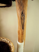 Laden Sie das Bild in den Galerie-Viewer, Naturkratzbaum Welina, Kimba, Kitty & Levi