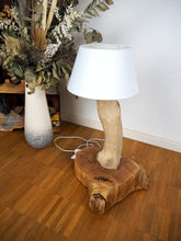Laden Sie das Bild in den Galerie-Viewer, Tischlampe