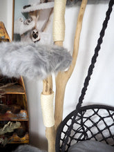 Laden Sie das Bild in den Galerie-Viewer, Naturkratzbaum Anubis